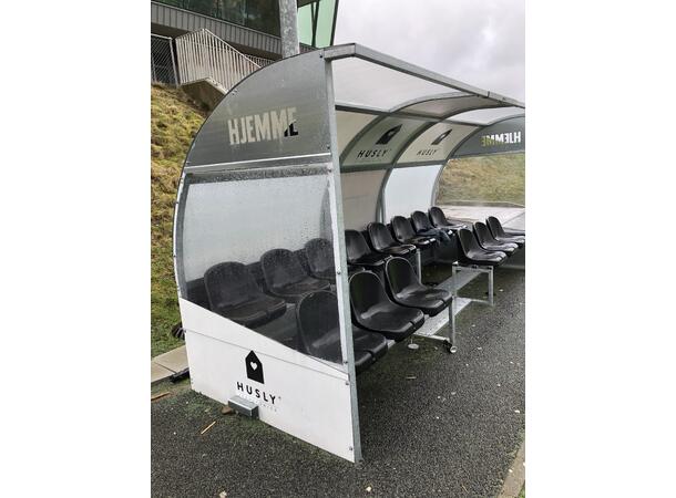 Innbytterbenk med plass til 14 personer Oval