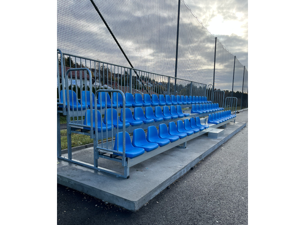 Tribune for tilskuere, 56 seter 