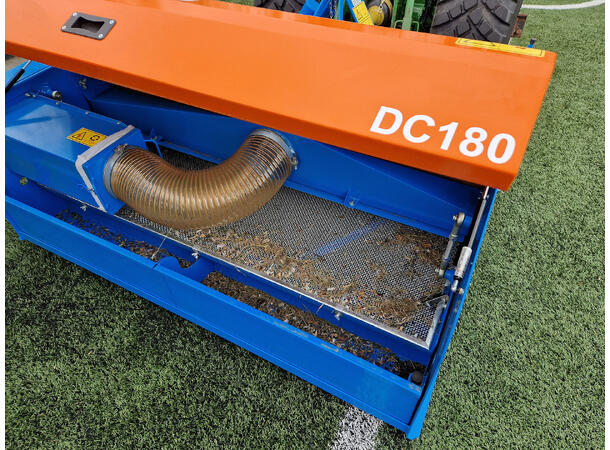 GKB DEEP-CLEAN DC150 RENGJØRING AV KUNSTGRESSBANER