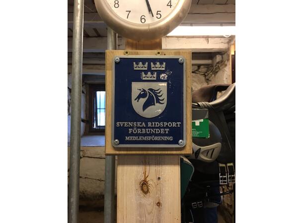 Eksklusive skilt til stall