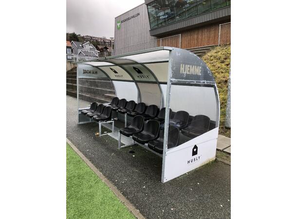 Innbytterbenk med plass til 16 personer Oval 