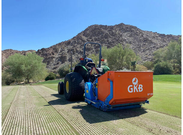 GKB Sandfiller SF120 Renoverer og forbedrer gressmatten