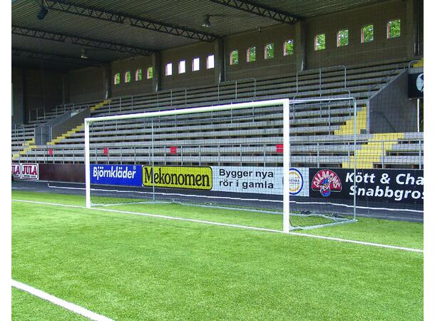 Del til fotballmål høyre side sett fra straffemerket 