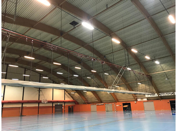 Skillevegg elektrisk Enkel med nett