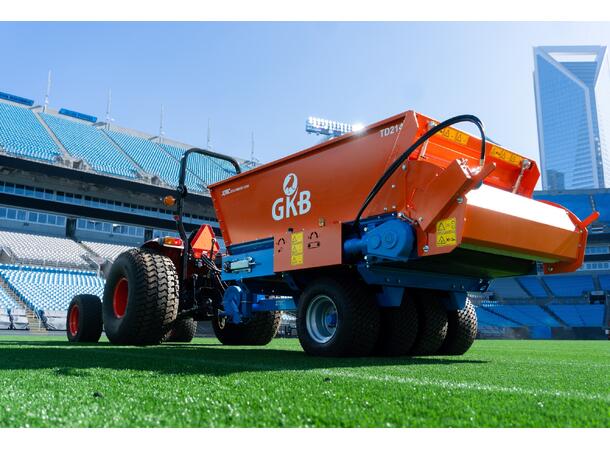 GKB TD114 TOPDROP TOPDRESSER FOR SPREDNING AV SAND, GUMMIGRANULAT MM. 